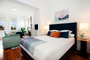 Spacious Studio With Balcony in Inner-City Glebe Sydney